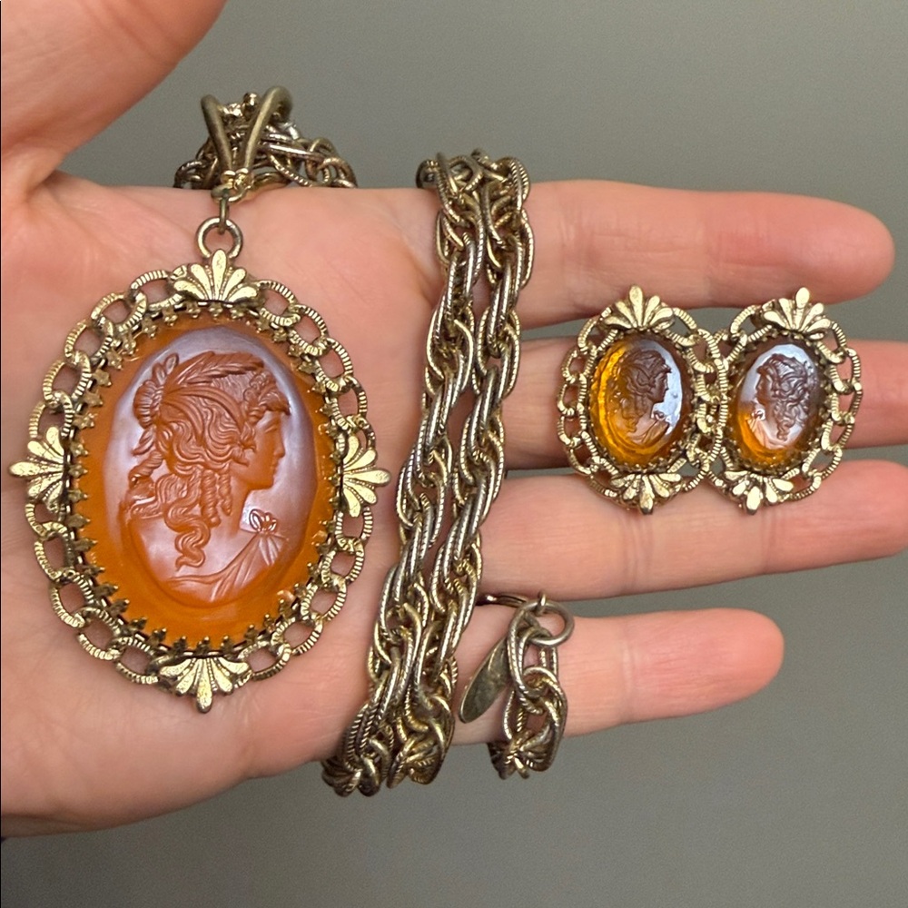 Vintage 1960s Gold Tone Glass Cameo Chain Necklace wt Matching Clip On Earrings